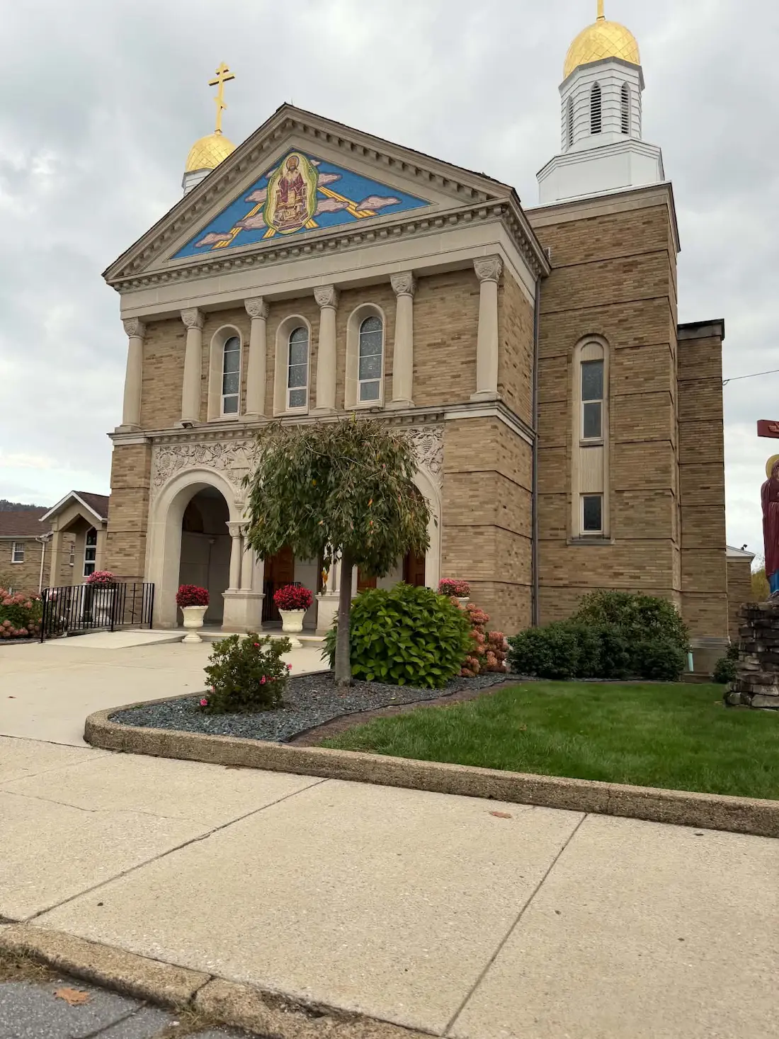Exterior of Christ the Saviour Seminary in Johnstown